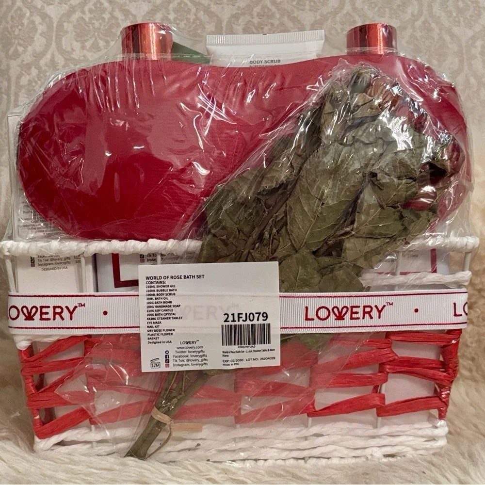 Brand New Valentine's Day Gift 35-Piece Red Rose Bath & Body Spa Set Self-Care